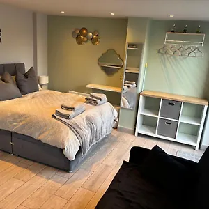 1 Bedroom Ferndown